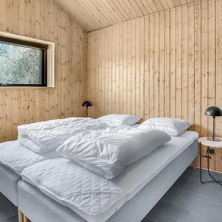 4 Bedroom Lovely In Aakirkeby * Vester Somarken