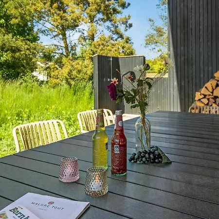 4 Bedroom Lovely In Aakirkeby Сasa de vacaciones