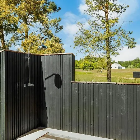 4 Bedroom Lovely In Aakirkeby Сasa de vacaciones