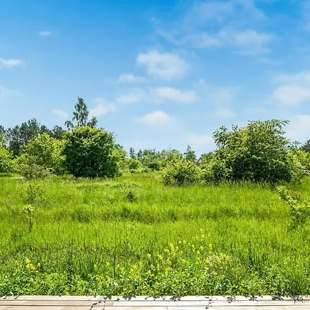 4 Bedroom Lovely In Aakirkeby Сasa de vacaciones