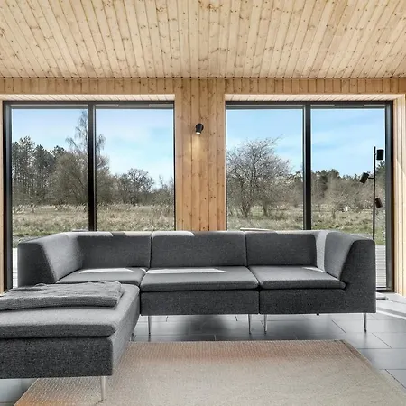 4 Bedroom Lovely In Aakirkeby * Vester Somarken